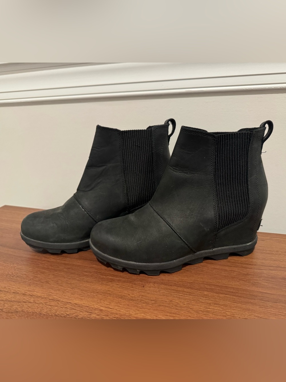 Sorel Black Wedge Ankle Boots leather womens size 8.5